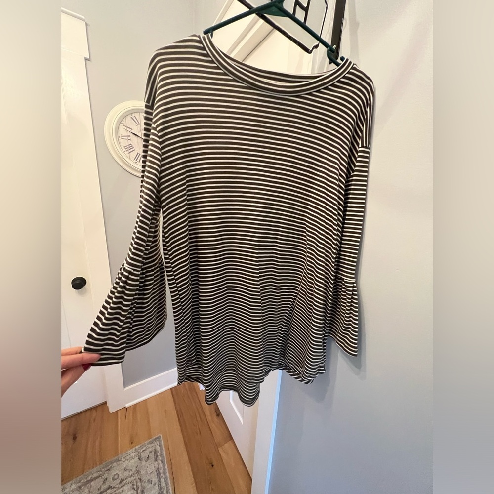 NWT green/white stripe bell sleeves boutique top